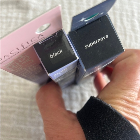 Pacifica Fluffy Lash and Stellar Gaze Mascara Set - Picture 3 of 6